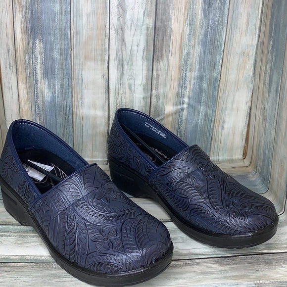 easy street Shoes - Easy Works Lyndee Health Care Professional Shoe ✅